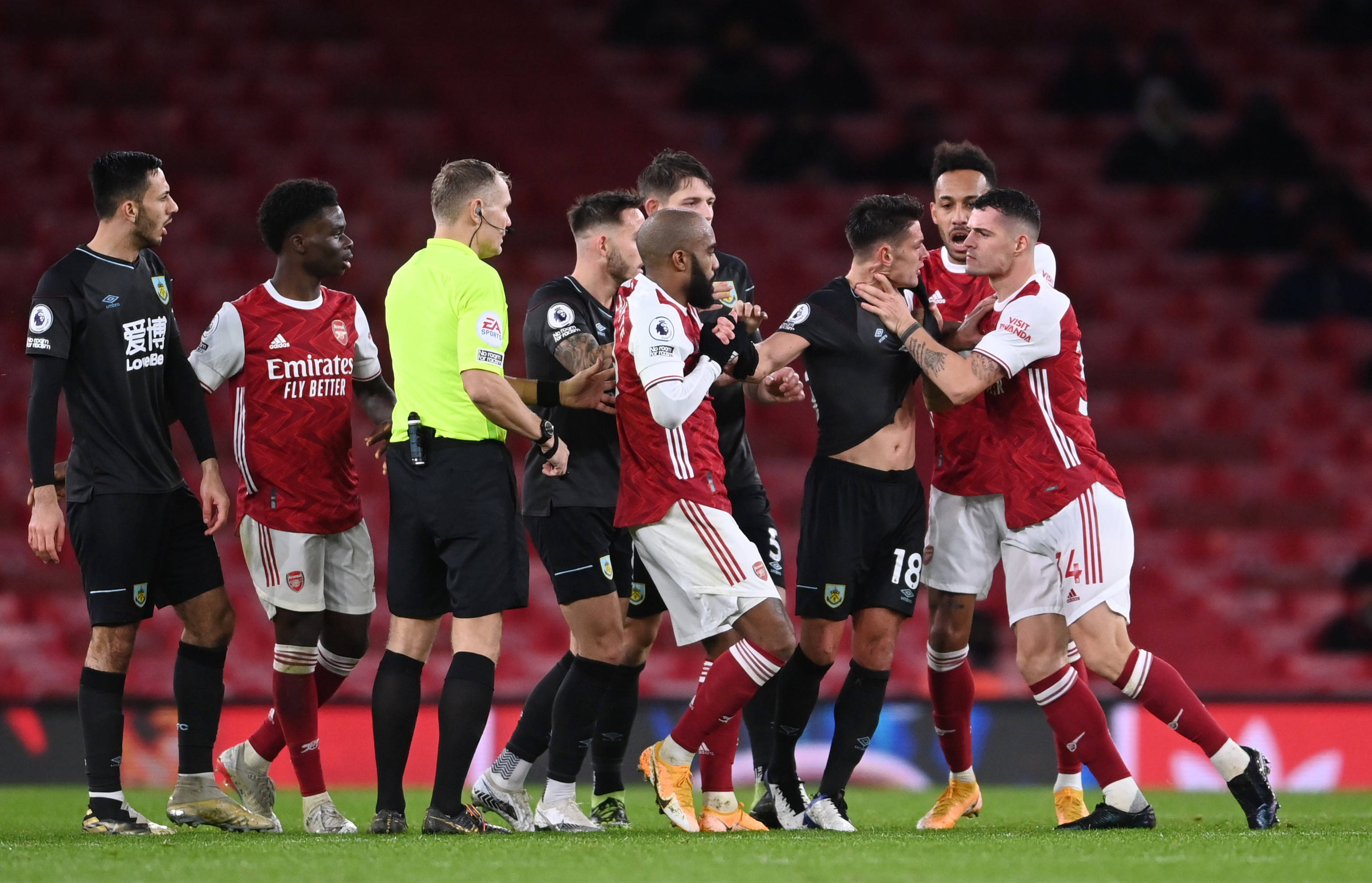 在各俱乐部 在各俱乐部